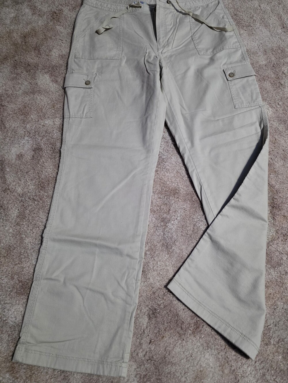Eddie Bauer Womens Cargo Pants in Light Khaki